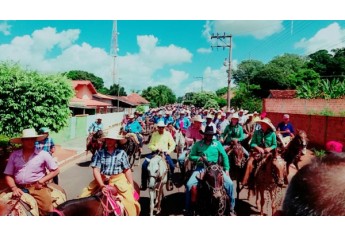 Cavalgada, leilão e almoço realizados em Pracinha, por um grupo de voluntários, permitiu arrecadação para a Santa Casa de Adamantina (Foto: Acervo Pessoal).