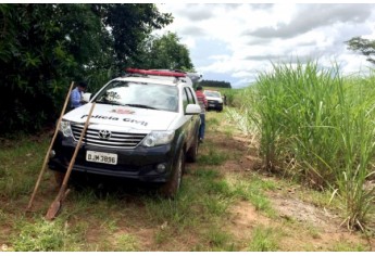 Local onde foi encontrado o corpo, na zona rural do Distrito de Eneida, em Presidente Prudente (Foto: Cedida/Deinter 8).