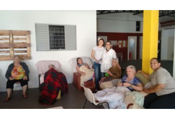 Equipe da ESF Centro promove atividades no Lar dos Velhos