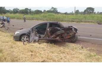 Acidente grave deixou uma vítima fatal e outras quatro feridas, na SP-294, nesta sexta-feira (Foto: João Mário Trentini/Reprodução Site Bastos Já).