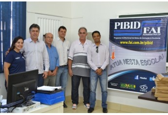 Direção e Comissão Organizadora recepcionam coordenador-geral de Programas de Valorização do Magistério da CAPES, prof. Dr. Helder Eterno da Silveira (Foto: Priscila Caldeira/FAI)