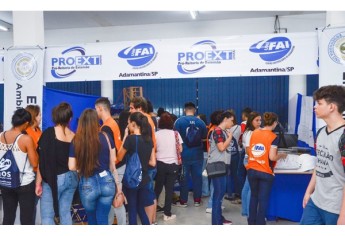 Mostra de Profissões recebe visitantes no campus 2 da UniFAI (Foto: Celso Sato/UniFAI).