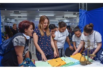 Mostra de Profissões recebe visitantes no campus 2 da UniFAI (Foto: Celso Sato/UniFAI).