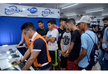 Mostra de Profissões recebe visitantes no campus 2 da UniFAI (Foto: Celso Sato/UniFAI).