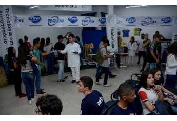 Mostra de Profissões recebe visitantes no campus 2 da UniFAI (Foto: Celso Sato/UniFAI).