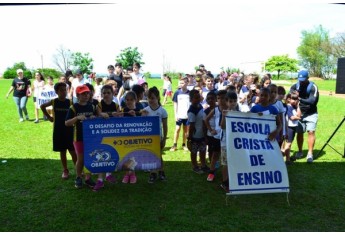 Festival Suricates de Esporte Educacional mobilizou mais de 200 alunos de nove escolas de Adamantina, no último sábado (Foto: Priscila Caldeira).