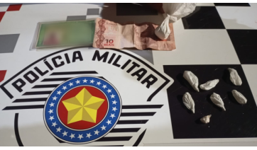 Homem é flagrado pela PM com porções de cocaína em Flórida Paulista
