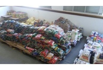 Mobilização arrecada 1,8 tonelada de alimentos doados pela comunidade, revertidos à Santa Casa de Adamantina (Foto: Cedida).
