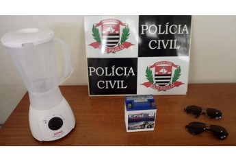 Objetos localizados pela Polícia Civil de Adamantina com autor de furtos. Com a divulgação instituição busca identificar novas vítimas (Foto: DIG Adamantina)