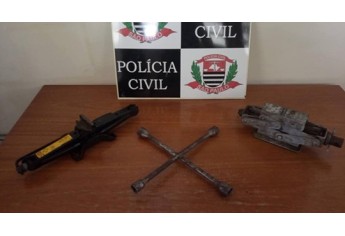 Objetos localizados pela Polícia Civil de Adamantina com autor de furtos. Com a divulgação instituição busca identificar novas vítimas (Foto: DIG Adamantina)