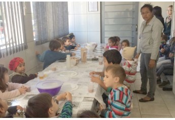 Atividade aumenta os laços de amizade e confiança entre PM e a comunidade local (Foto: Cedida).