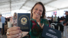 Professor já pode pedir sua Carteira Nacional Docente