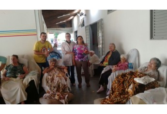 Equipe da ESF Centro promove atividades no Lar dos Velhos