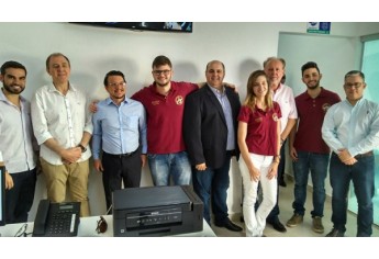 Dirigentes da UniFAI, professores, estudantes, funcionários e autoridades marcam presença na inauguração do Ambulatório de Ensino de Especialidades Médicas da UnIFAI (Foto: Cedida).