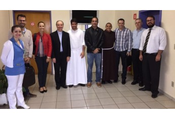 Dirigentes do PAI Nosso Lar, autoridades e lideranças são recebidos pelo Frei Francisco, que dirige a Associação e Fraternidade São Francisco de Assis na Providência de Deus, sediada em Jaci (Foto: Da Assessoria).