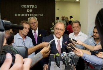 Após o evento, governador concedeu entrevista em Presidente Prudente (Foto: A2img / Ciete Silvério).