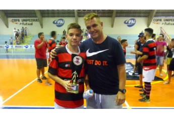 Entrega de premiações pela Copa Unipedras UNIFAI de Futsal 2018 (Divulgação).
