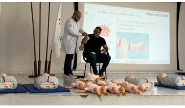 Alunos de medicina da FAI capacitam servidores da Educação de Flórida Paulista em primeiros socorros