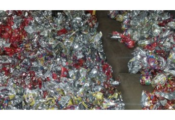 Crianças do Jardim Brasil receberam ovos de chocolate (Foto: Cedida).