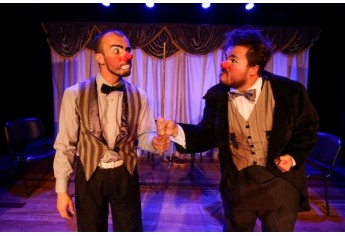 Grupo Esparrama apresenta espetáculo 2POR4 nesta quinta-feira (22), na EMEF Eurico Leite, Jardim Adamantina (Foto: Sissy Eiko/Divulgação).