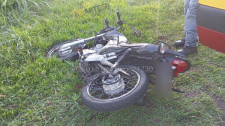 Pneu de moto estoura, veículo perde controle e condutor morre na SP-294 em Flórida Paulista 