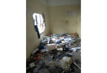 Estrutura destruída na Penitenciária de Lucélia, após rebelião dos detentos (Reprodução: Blog Fábio Jabá).