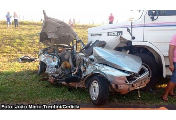 Acidente fez quatro mortes na SP-294, trecho entre Herculândia e Quintana (Foto: Reprodução: João Mário Trentini/Site Bastos Já).