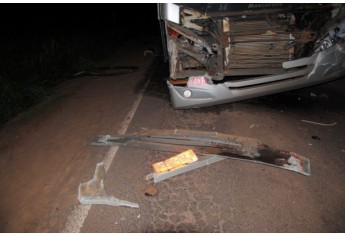 Colisão traseira envolveu dois ônibus da mesma empresa que faz o transporte de trabalhadores de usina (Reprodução: Site Junqueirópolis em Dia).