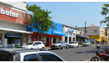 Comércio de Adamantina funciona no feriado municipal desta sexta (8), das 9h às 15h; entenda a data