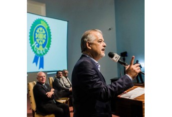 Governador Márcio França discursa no anúncio do Programa Município Verde Azul (Foto: Alexandre Carvalho/A2img).