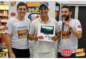 Godoy entrega moto e mais de 70 prêmios na cabine do Sim ou Não