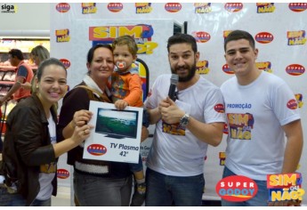 Godoy entrega moto e mais de 70 prêmios na cabine do Sim ou Não