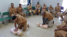 Reeducandos da Penitenciária de Lucélia participam de curso de primeiros socorros