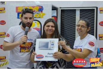 Godoy entrega moto e mais de 70 prêmios na cabine do Sim ou Não