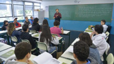 Educação de SP publica regras para remoção de professores