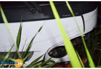 Acidente foi na SP-294, em Iacri, envolvendo ônibus da Prefeitura de Adamantina, com pacientes que seguiam para Marília, em um carro VW Polo (Foto: Site Bastos Já).