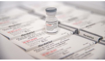 Vacina bivalente de reforço contra a Covid-19 (Foto: Fábio Marchetto/SES-MG).