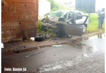 Acidente na manhã de hoje, no trevo de Tupã, matou o radialista Benito Abramo (Foto: Site Bastos Já).