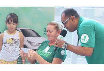 Sorteio da quinta e penúltima extração da campanha Cliente Feliz aconteceu neste sábado (5), na Cocipa Hipermercado (Foto: Da Assessoria).