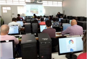 Professores da UniFAI passam por capacitação para uso da plataforma Google for Education; Ação faz parte de projeto-piloto que pretende implantar novas ferramentas tecnológicas como complemento das atividades pedagógicas de cursos presenciais de graduação (Da Assessoria).