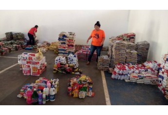 Foram arrecadadas cerca de cinco toneladas de alimentos e materiais de limpeza para a instituição Pai Nosso Lar (Fotos: Pai Nosso Lar).