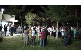 Votação pôs fim à gratificação concedida na área da educação em Lucélia. Houve embate entre funcionários da educação e funcionários das demais áreas da Prefeitura (Foto: Valter Paulo).
