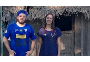 Bruno e Maria Eduarda na expedição Doutores Sem Fronteiras (Foto: Acervo Pessoal).