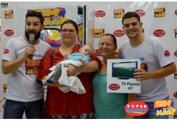 Godoy entrega moto e mais de 70 prêmios na cabine do Sim ou Não