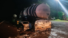 Motorista morre carbonizado após colisão com carreta carregada de diesel em rodovia da região
