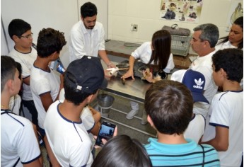 Clínica Veterinária da UniFAI recebeu 200 alunos das escolas estaduais Helen Keller e Prof. Durvalino Grion (Foto: UniFAI).