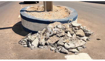 Põe e tira: Prefeitura remove concretagem de canteiros no centro de Adamantina