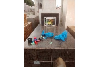 Entorpecentes estavam escondidos em dois túmulos (Foto: Polícia Militar/Cedida).