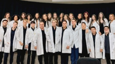Cerimônia do Jaleco reúne ingressantes de medicina da FAI