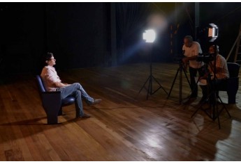 Tupã recebe exibição do documentário Flores Secas